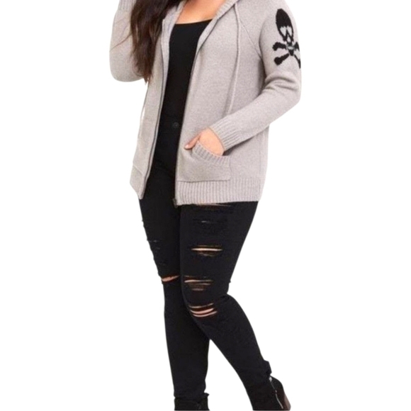 TORRID Plus Size Gray & Black Hooded Skull Graphic Jacket Size 2X-3X - Picture 7 of 16
